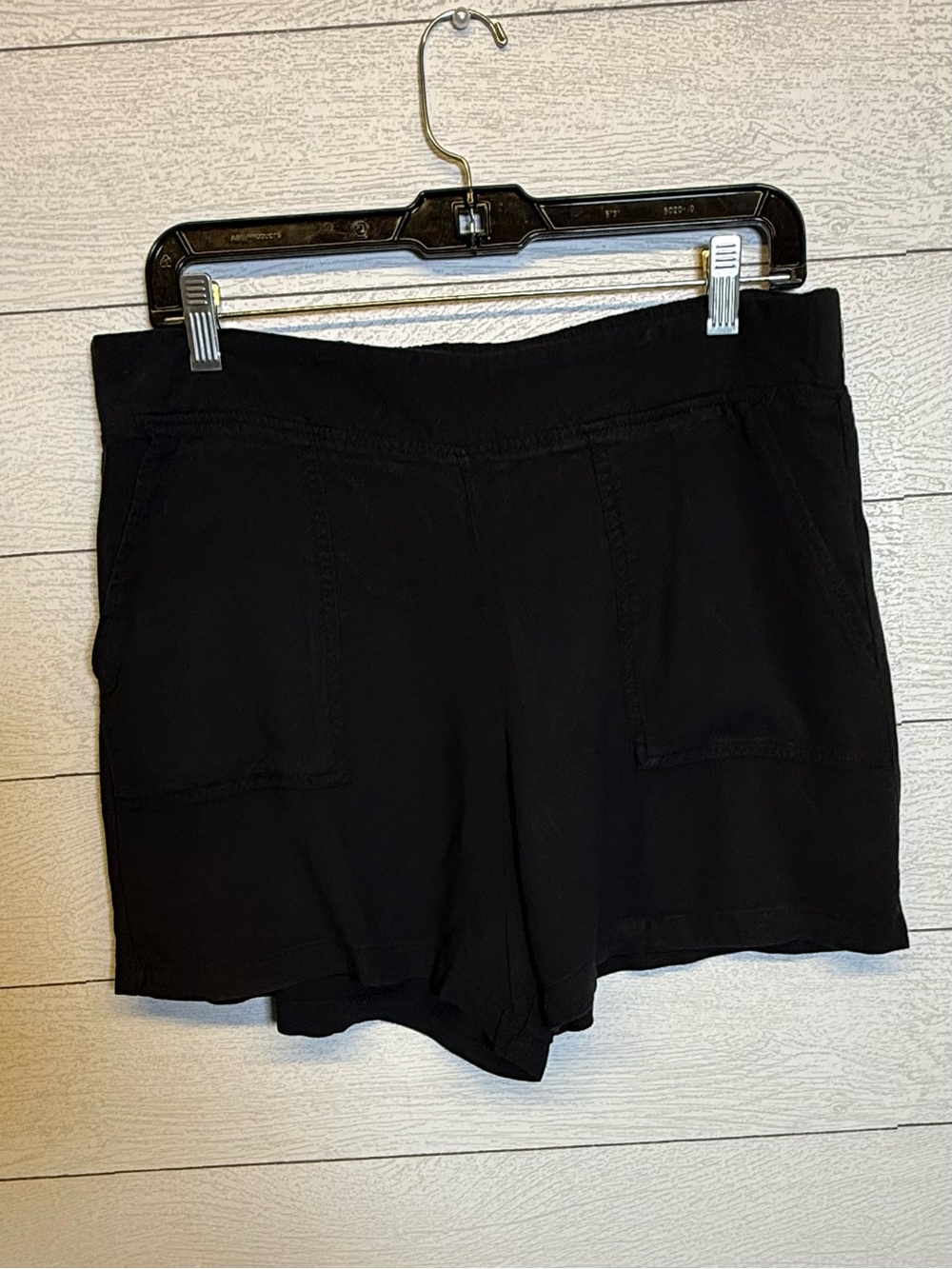 Wildfox Women’s Black Pull-On Shorts Size Large - Picture 1 of 8